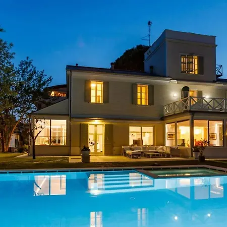 Apartamento With Private Pool 200m From The Marina di Pietrasanta