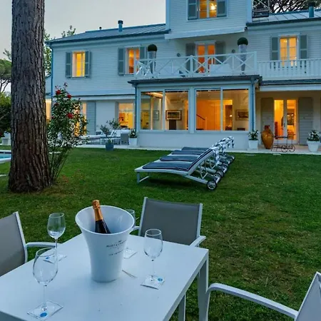 Apartamento With Private Pool 200m From The *