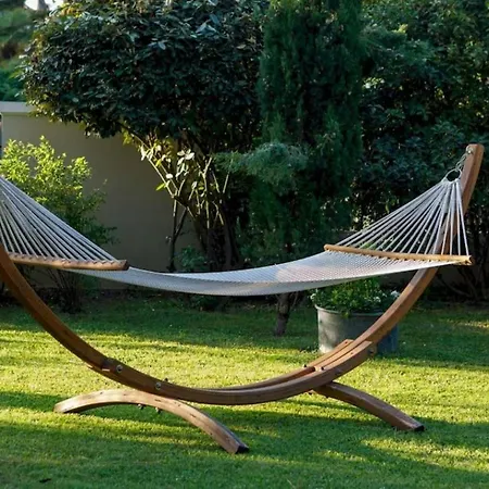 With Private Pool 200m From The Marina di Pietrasanta
