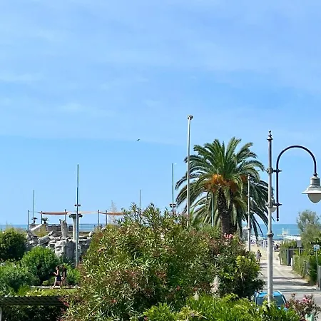 Villa Marina Di Pietrasanta With Private Pool 200M From The Beach Apartment *