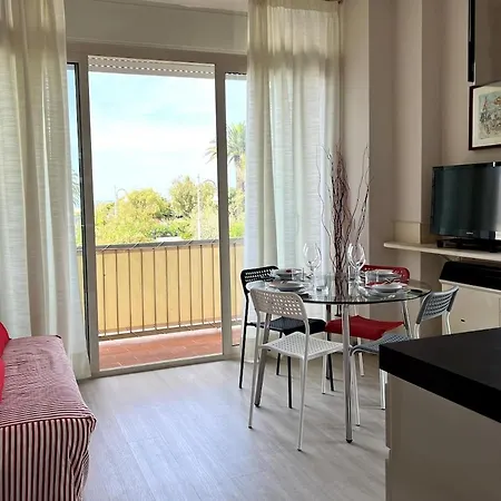 Apartment Villa Marina Di Pietrasanta With Private Pool 200M From The Beach *
