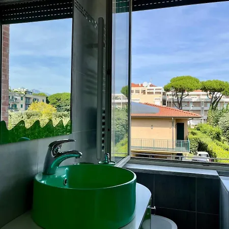 Apartment Villa Marina Di Pietrasanta With Private Pool 200M From The Beach