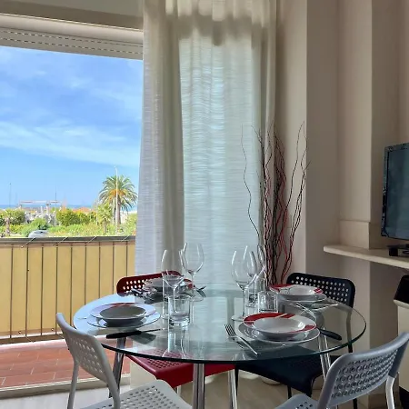 Apartment Villa Marina Di Pietrasanta With Private Pool 200M From The Beach *