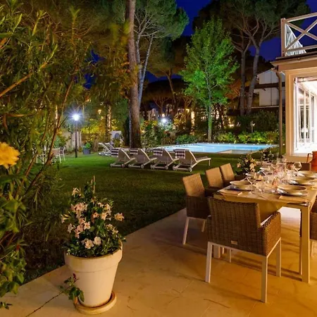 Apartment Villa Marina Di Pietrasanta With Private Pool 200M From The Beach