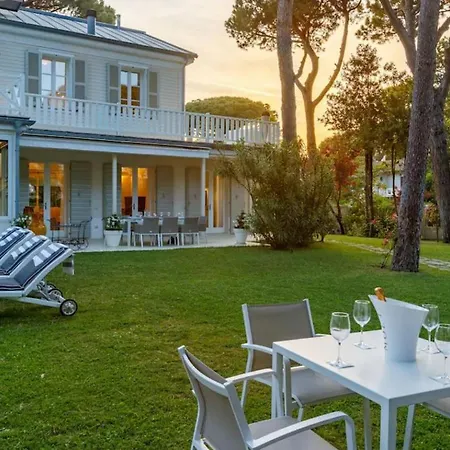 Apartment Villa Marina Di Pietrasanta With Private Pool 200M From The Beach *