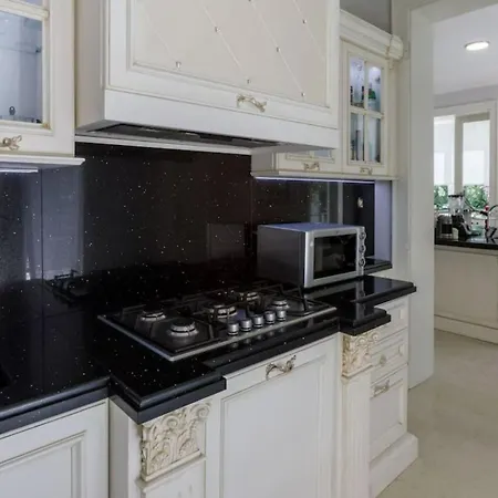 Apartment Villa Marina Di Pietrasanta With Private Pool 200M From The Beach