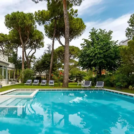 Villa Marina Di Pietrasanta With Private Pool 200M From The Beach