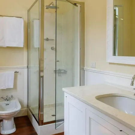 Villa Marina Di Pietrasanta With Private Pool 200M From The Beach Apartment Marina di Pietrasanta